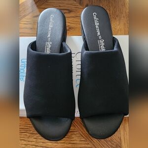 New in box - Women's size 8.5 Croft & Barrow black sandals - Ortholite